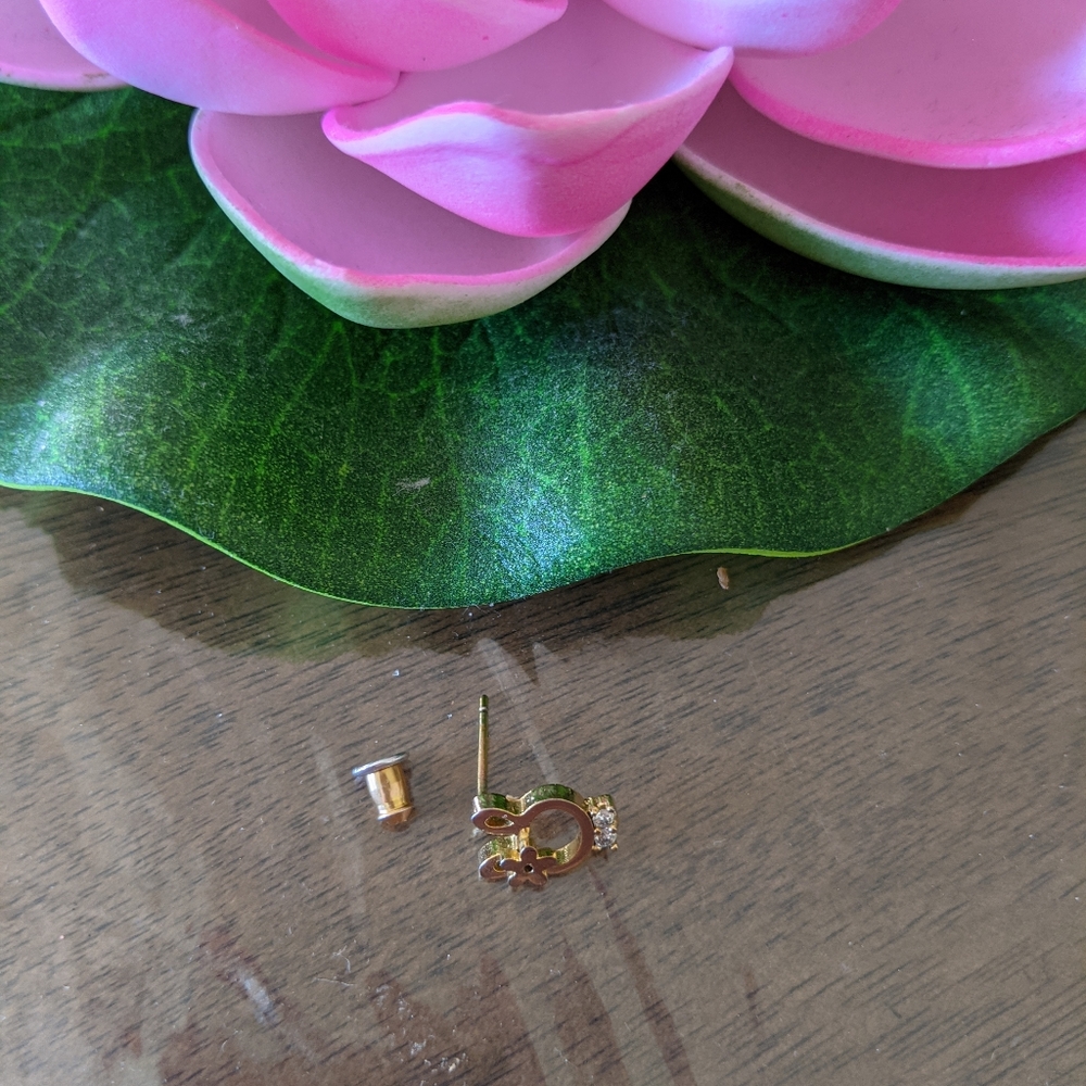 Stud earrings - Picture 3 of 3